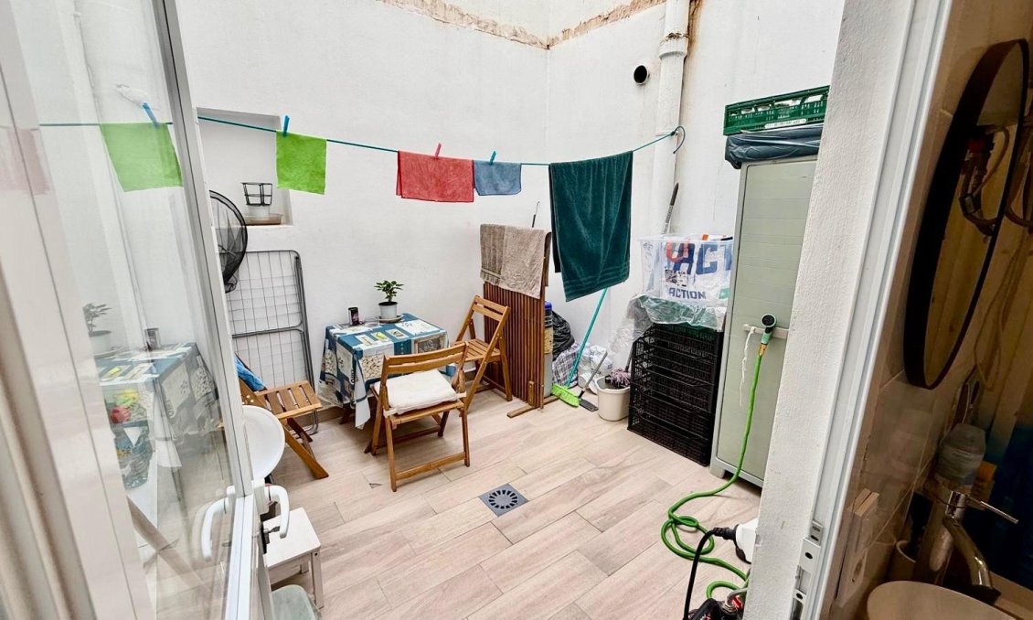 Revânzare - Apartament -
Torrevieja - Estacion De Autobuses
