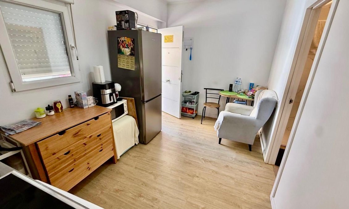 Revânzare - Apartament -
Torrevieja - Estacion De Autobuses