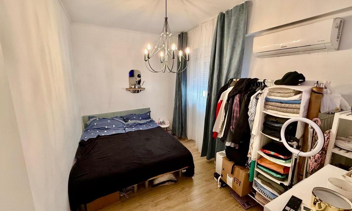 Revânzare - Apartament -
Torrevieja - Estacion De Autobuses