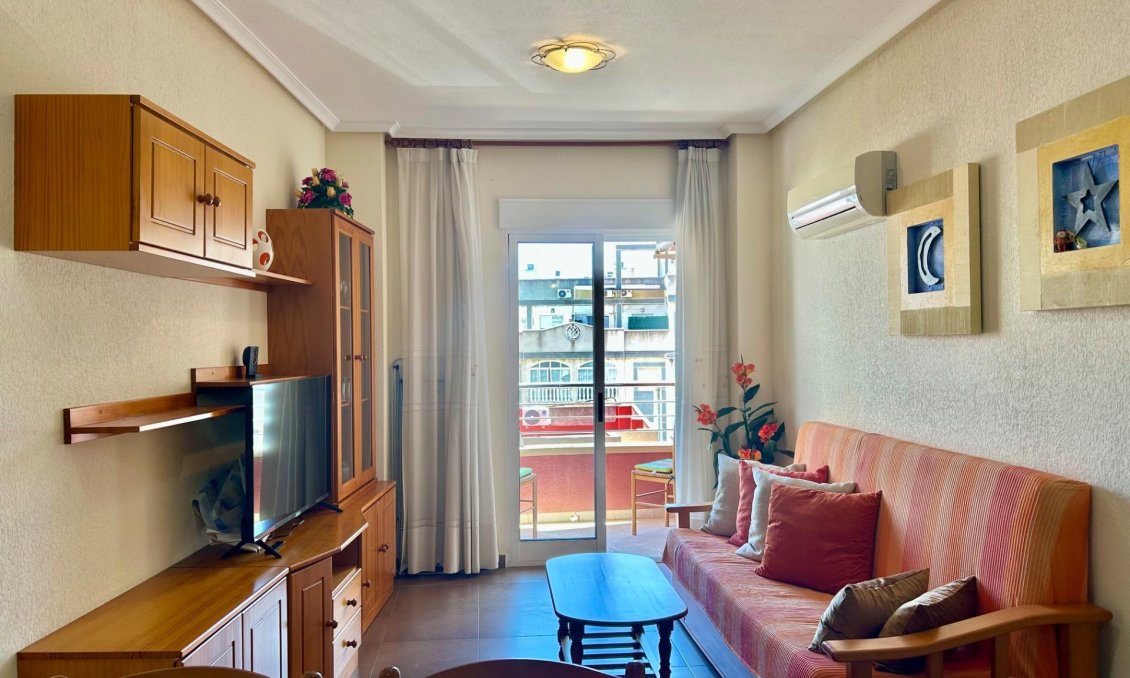 Revânzare - Apartament -
Torrevieja - Centro