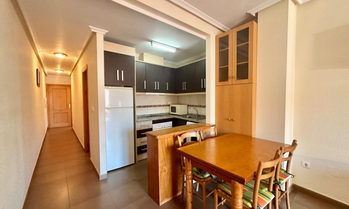 Revânzare - Apartament -
Torrevieja - Centro