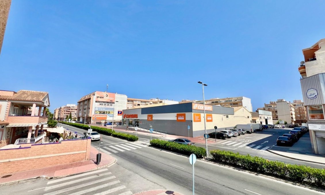 Revânzare - Bungalou -
Torrevieja - Centro