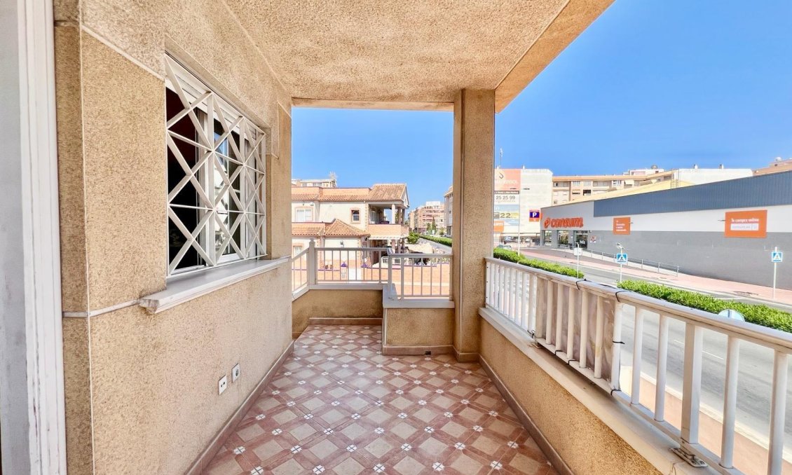 Revânzare - Bungalou -
Torrevieja - Centro