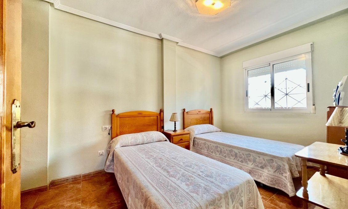 Revânzare - Bungalou -
Torrevieja - Centro