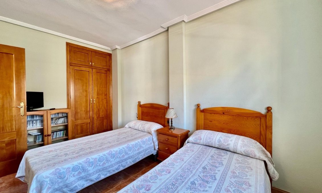 Revânzare - Bungalou -
Torrevieja - Centro