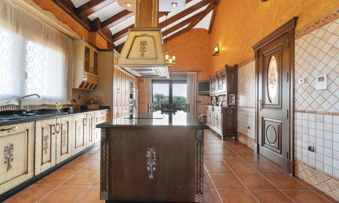 Resale - Villa -
Molins - Inland
