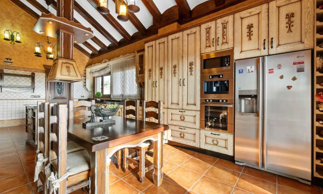 Resale - Villa -
Molins - Inland