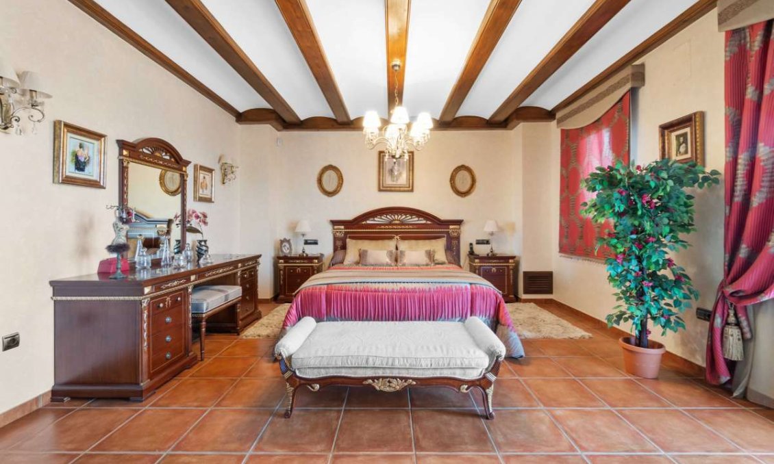 Resale - Villa -
Molins - Inland