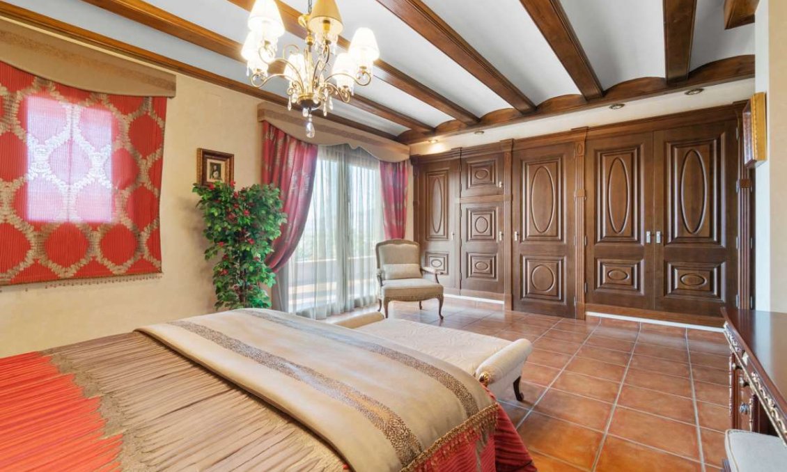 Resale - Villa -
Molins - Inland