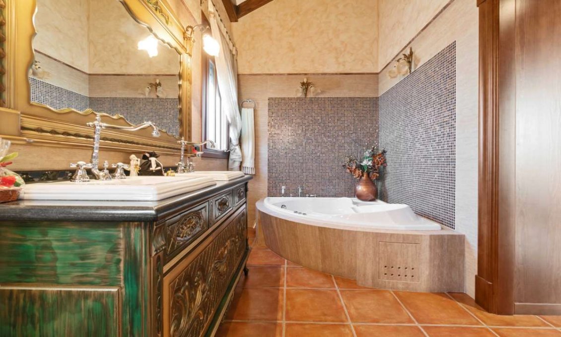 Resale - Villa -
Molins - Inland