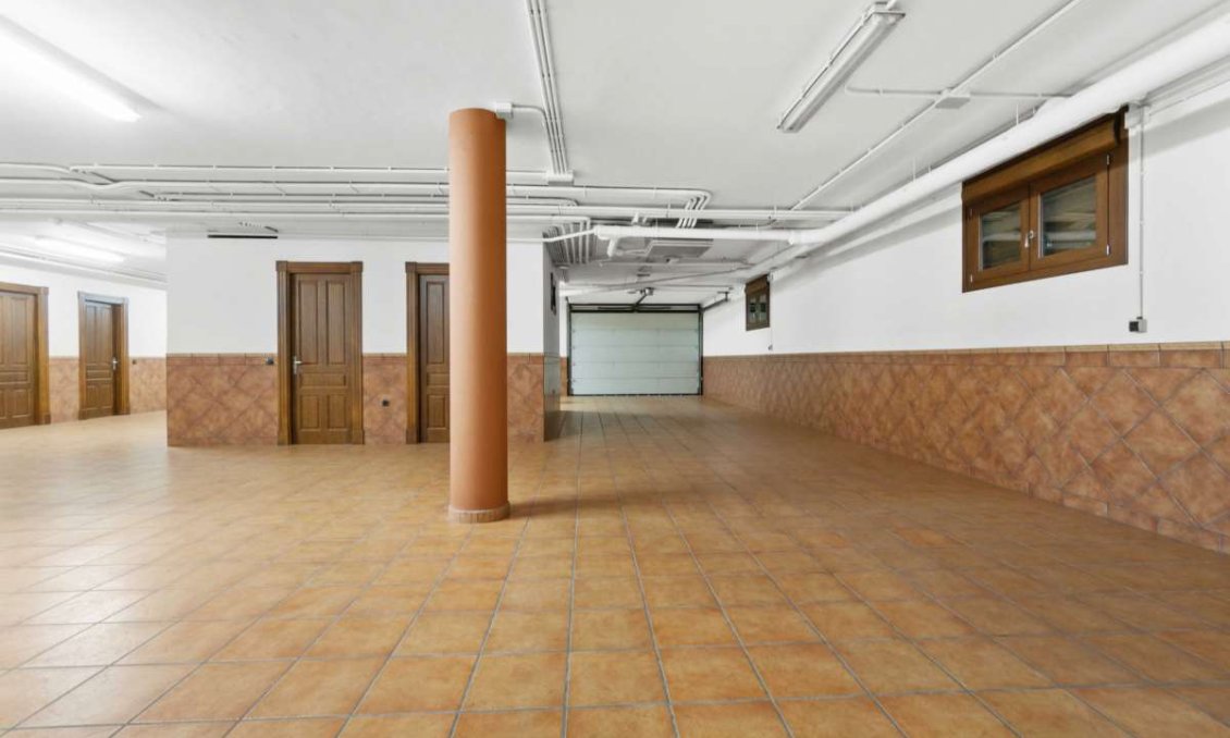 Resale - Villa -
Molins - Inland