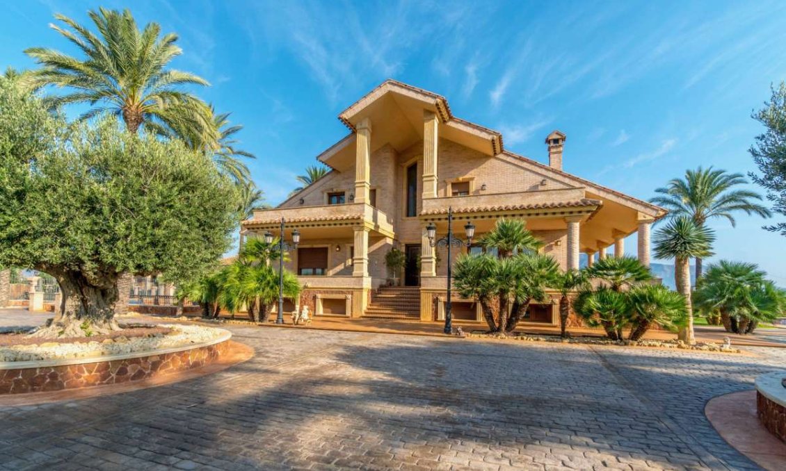 Resale - Villa -
Molins - Inland