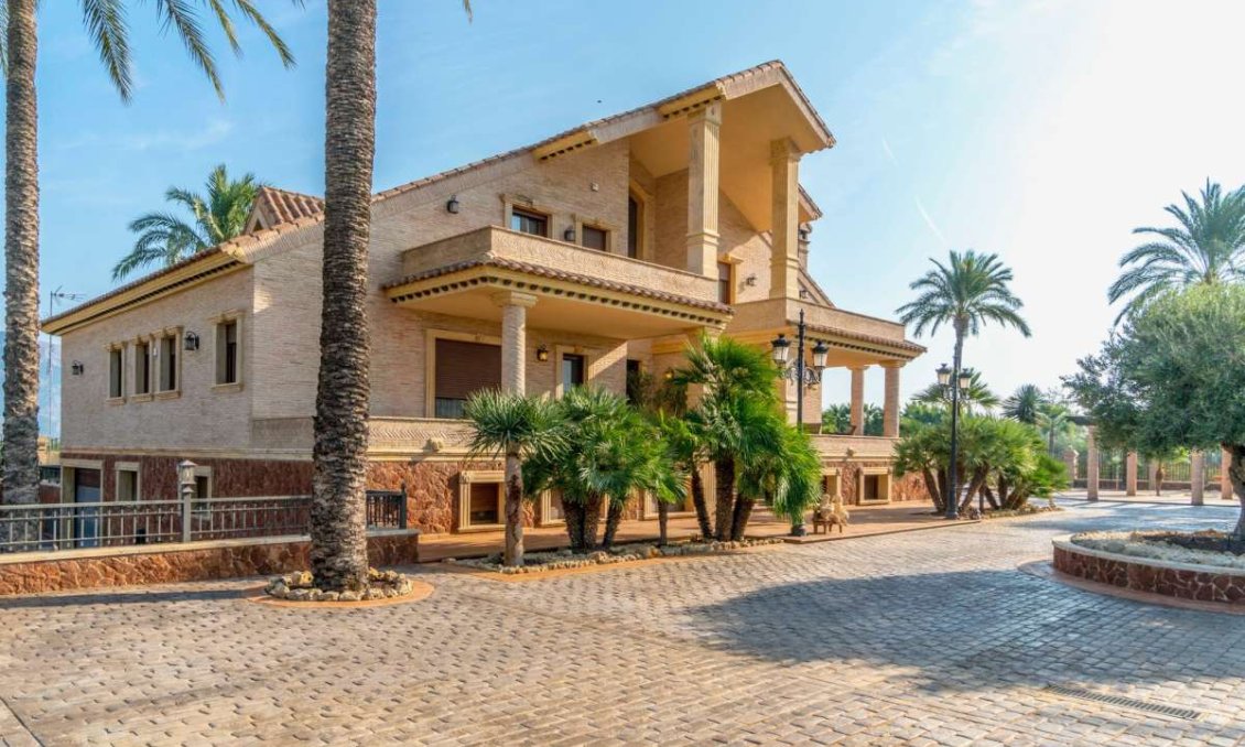 Resale - Villa -
Molins - Inland