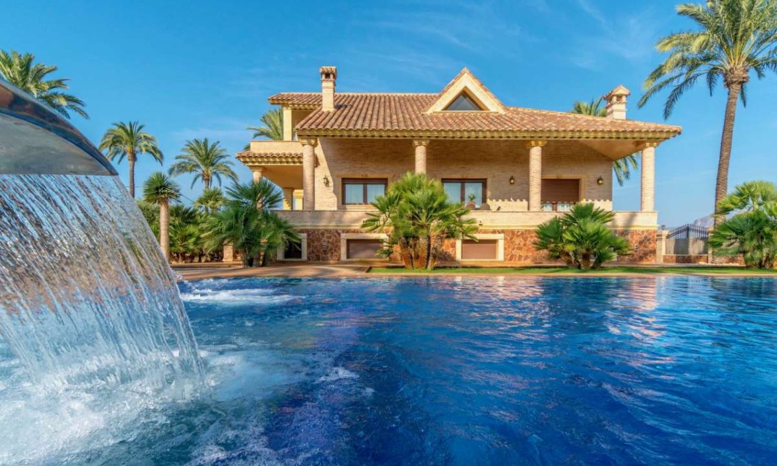 Resale - Villa -
Molins - Inland