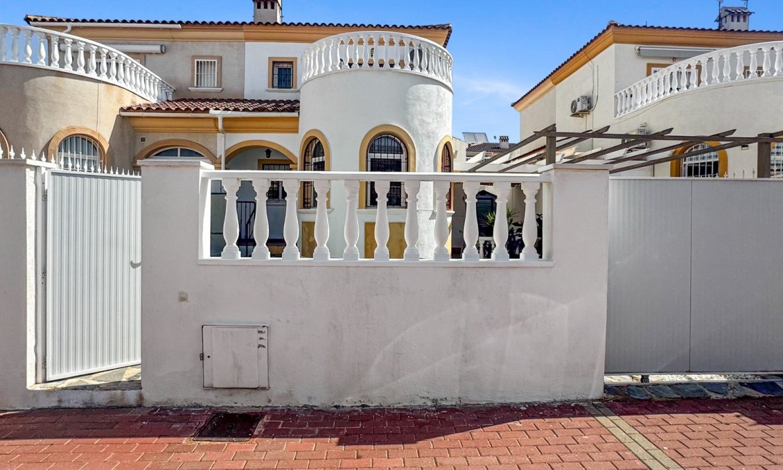 Segunda mano - Adosado -
Torrevieja - Costa Blanca