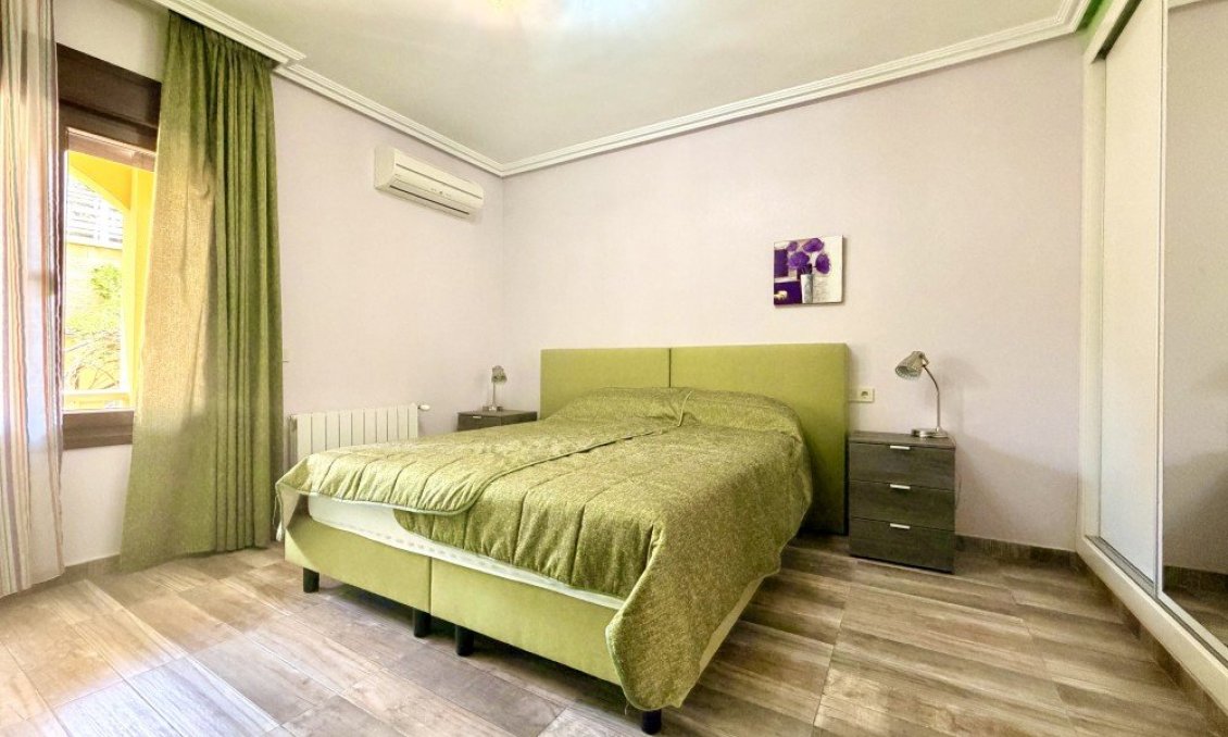 Segunda mano - Villa -
Orihuela Costa - Costa Blanca