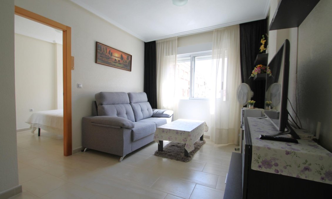 Segunda mano - Apartamento -
Torrevieja - El Molino