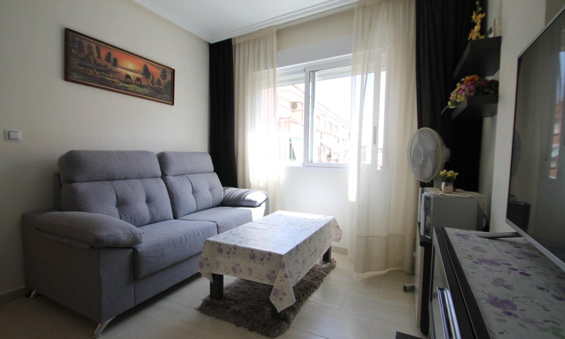 Segunda mano - Apartamento -
Torrevieja - El Molino