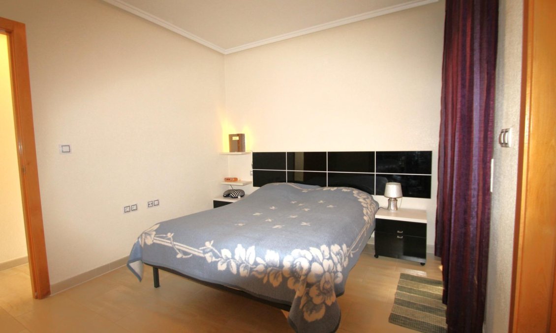 Segunda mano - Apartamento -
Torrevieja - El Molino