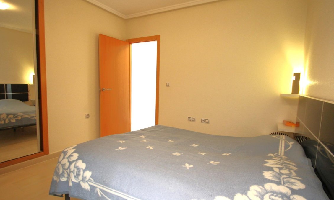 Segunda mano - Apartamento -
Torrevieja - El Molino