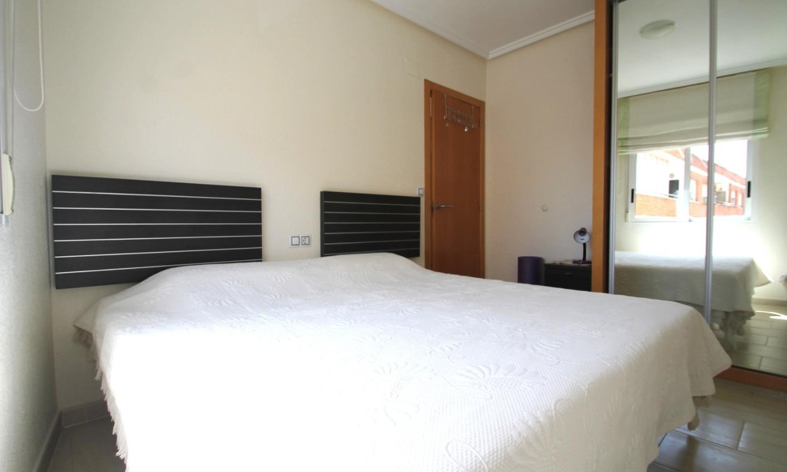 Segunda mano - Apartamento -
Torrevieja - El Molino