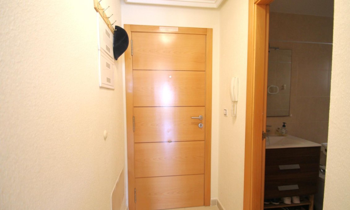 Segunda mano - Apartamento -
Torrevieja - El Molino