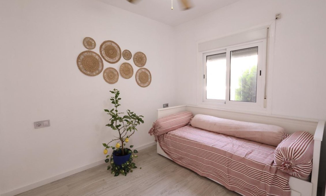 Revânzare - Bungalou -
Torrevieja - Costa Blanca