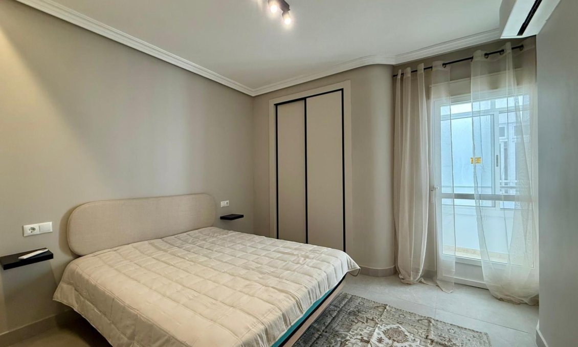 Revânzare - Apartament -
Torrevieja - Playa del Cura