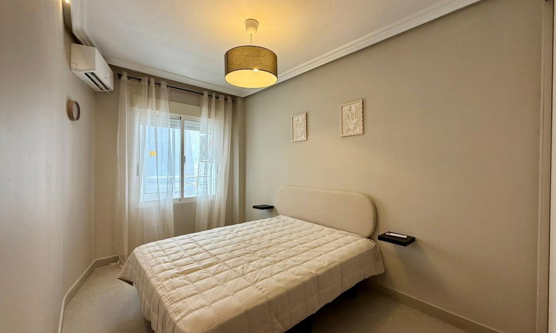 Revânzare - Apartament -
Torrevieja - Playa del Cura