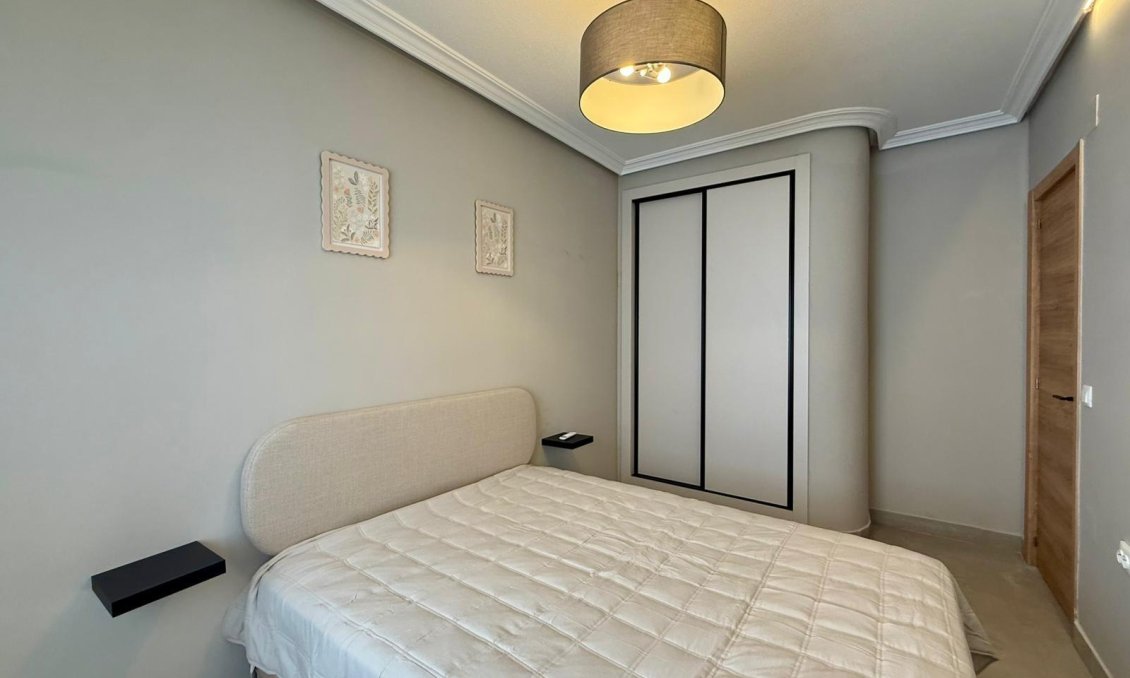 Revânzare - Apartament -
Torrevieja - Playa del Cura