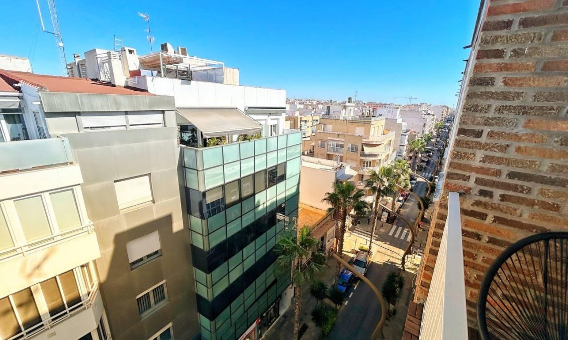 Használt Ingatlanok - Tetőtéri lakás -
Torrevieja - Centrum