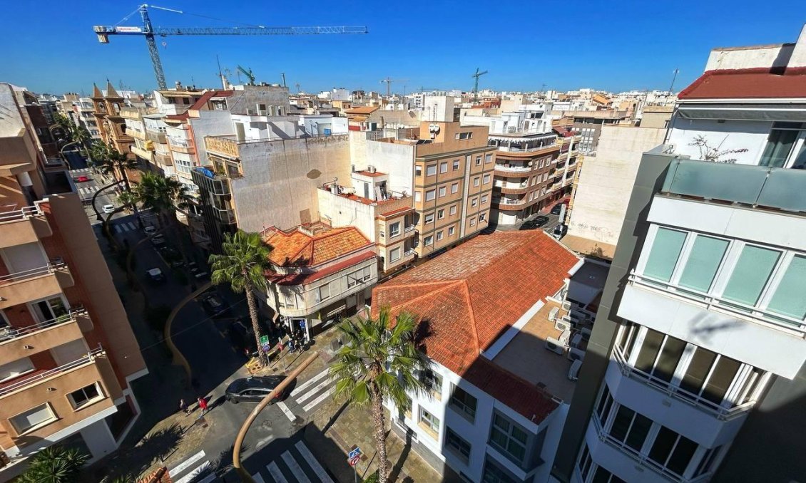 Használt Ingatlanok - Tetőtéri lakás -
Torrevieja - Centrum