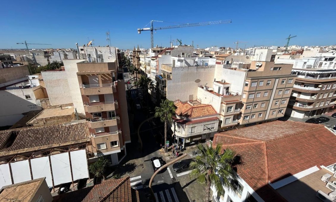 Használt Ingatlanok - Tetőtéri lakás -
Torrevieja - Centrum