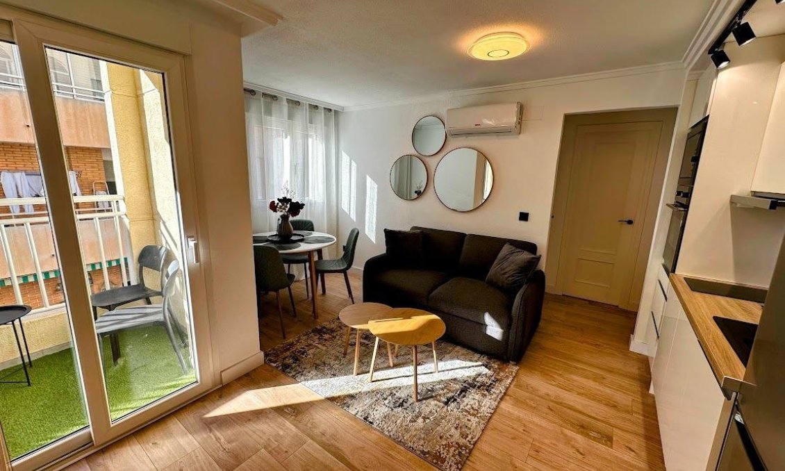 Használt Ingatlanok - Apartman -
Torrevieja - Centrum