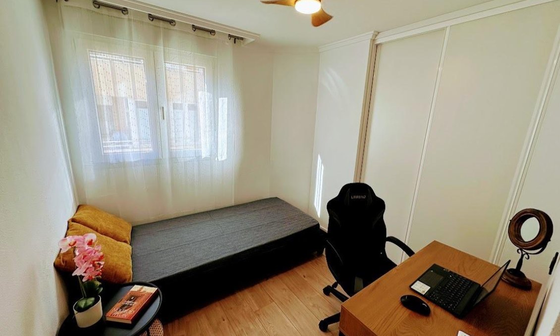 Használt Ingatlanok - Apartman -
Torrevieja - Centrum