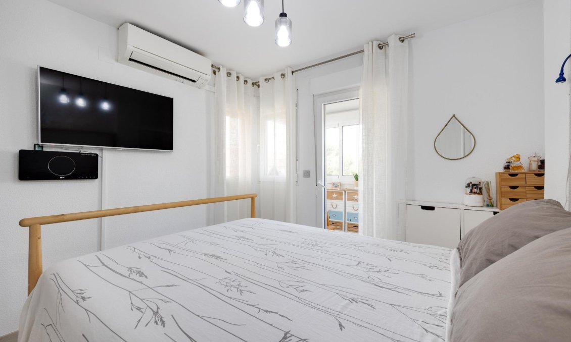Használt Ingatlanok - Sorház -
Torrevieja - Aguas Nuevas
