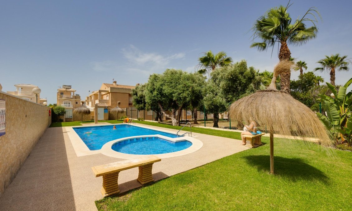 Használt Ingatlanok - Sorház -
Torrevieja - Aguas Nuevas