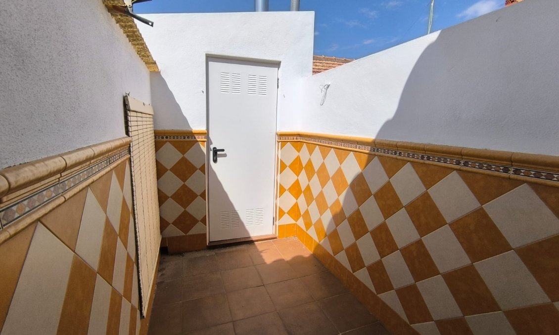 Segunda mano - Adosado -
Algueña - Inland
