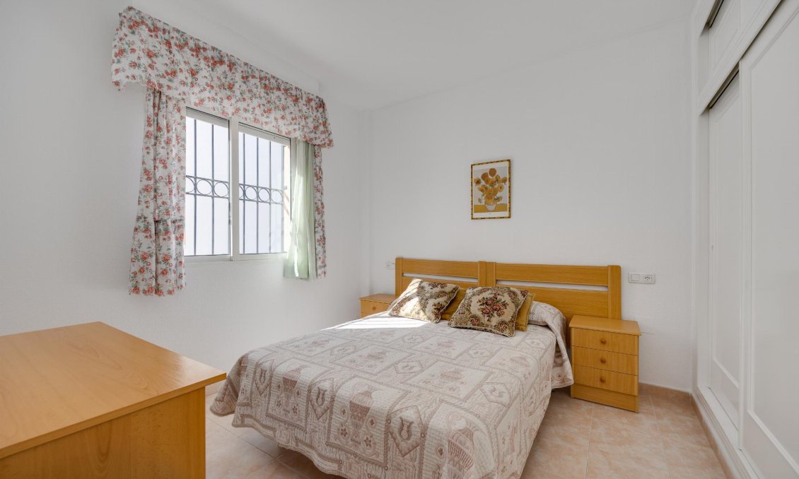 Segunda mano - Bungalow -
Torrevieja - Costa Blanca
