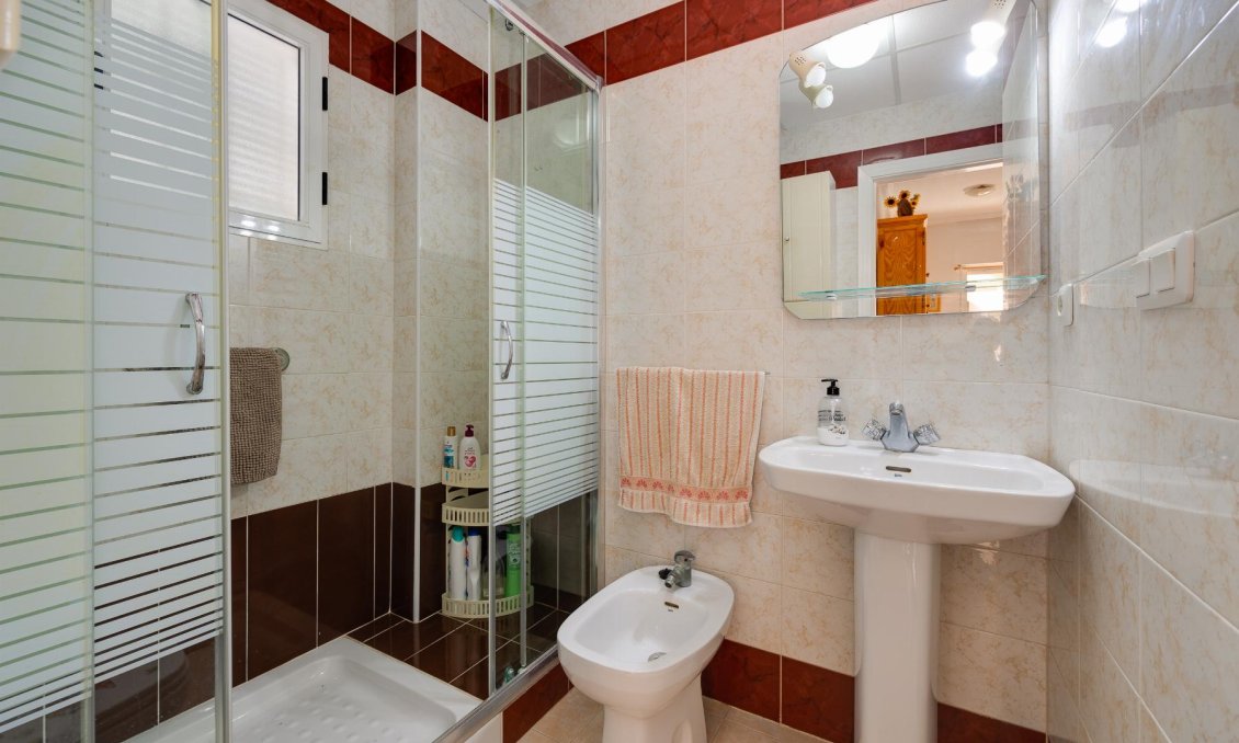 Segunda mano - Bungalow -
Torrevieja - Costa Blanca