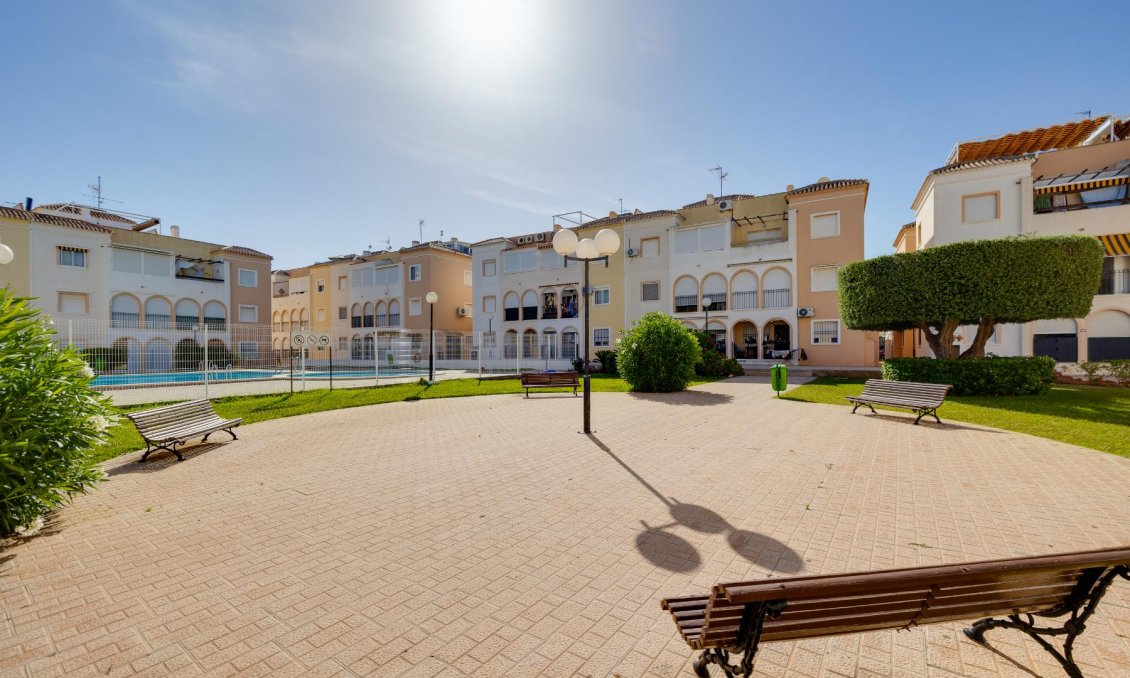 Segunda mano - Bungalow -
Torrevieja - Costa Blanca