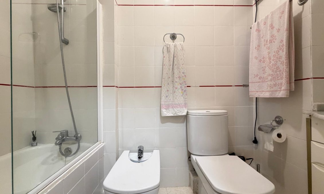 Segunda mano - Apartamento -
Torrevieja - Playa de los Locos