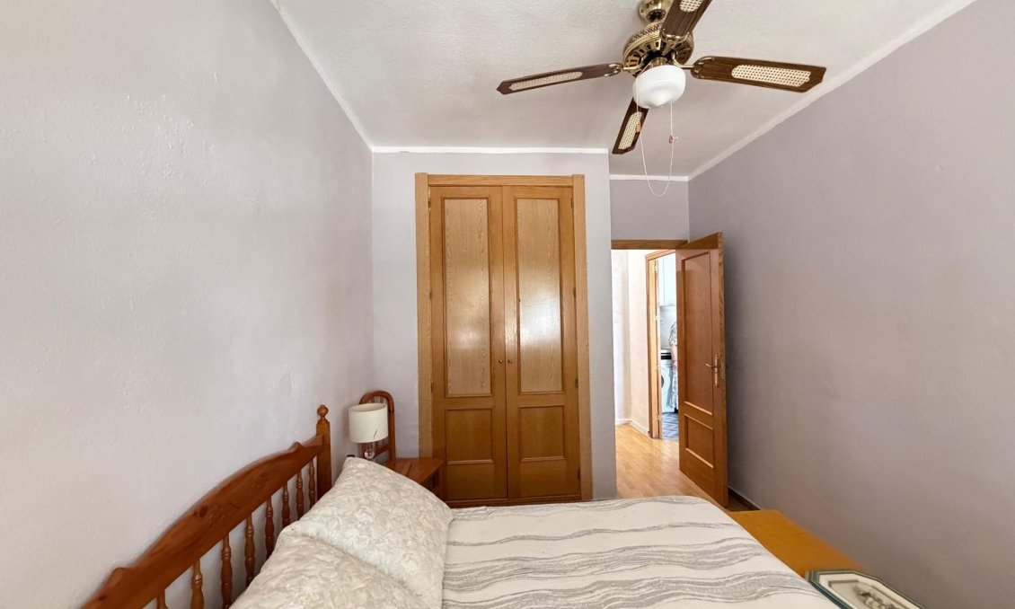 Segunda mano - Apartamento -
Torrevieja - Playa de los Locos