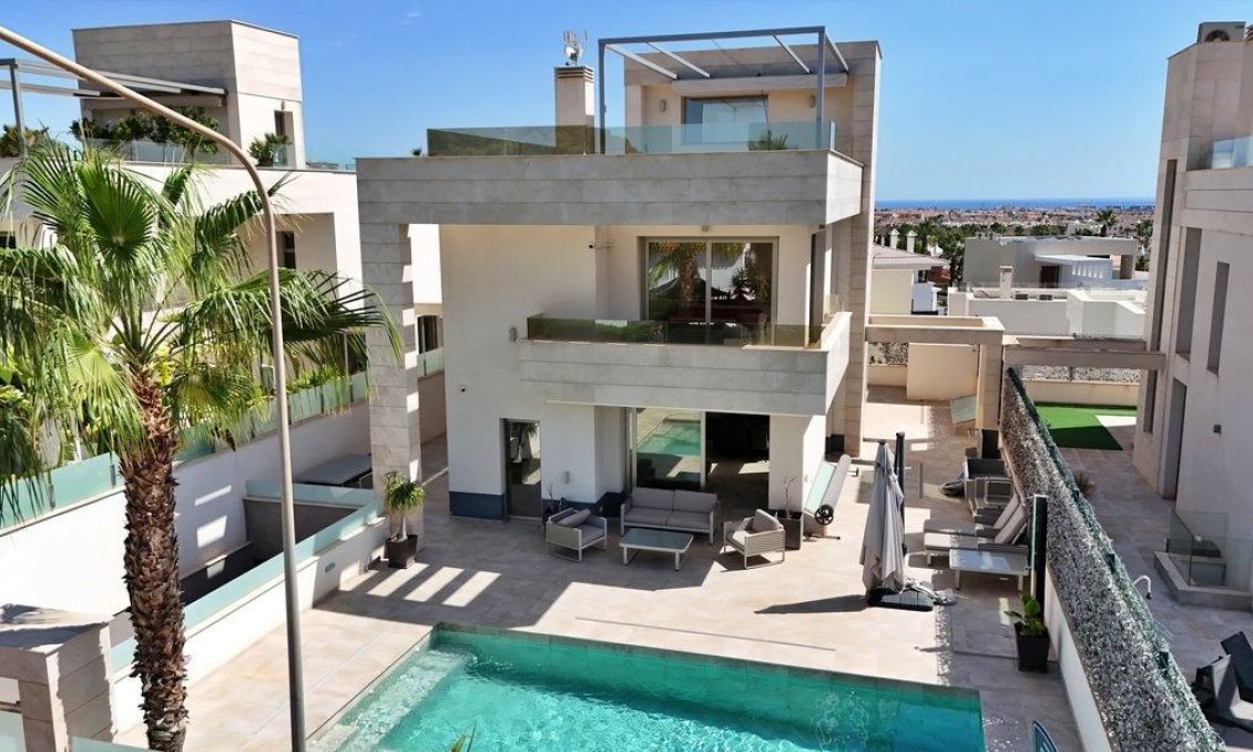 Wiederverkauf - Villa -
Orihuela Costa - Villamartín