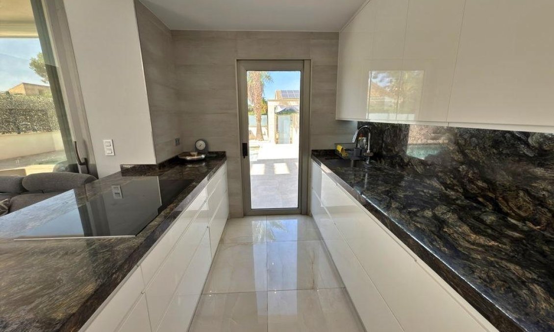 Wiederverkauf - Villa -
Orihuela Costa - Villamartín