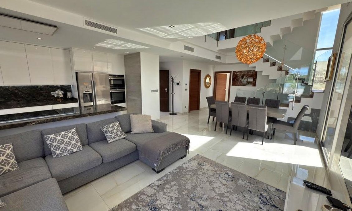 Wiederverkauf - Villa -
Orihuela Costa - Villamartín
