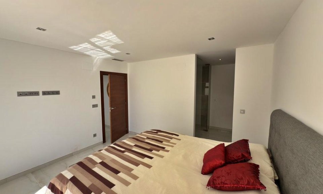 Wiederverkauf - Villa -
Orihuela Costa - Villamartín