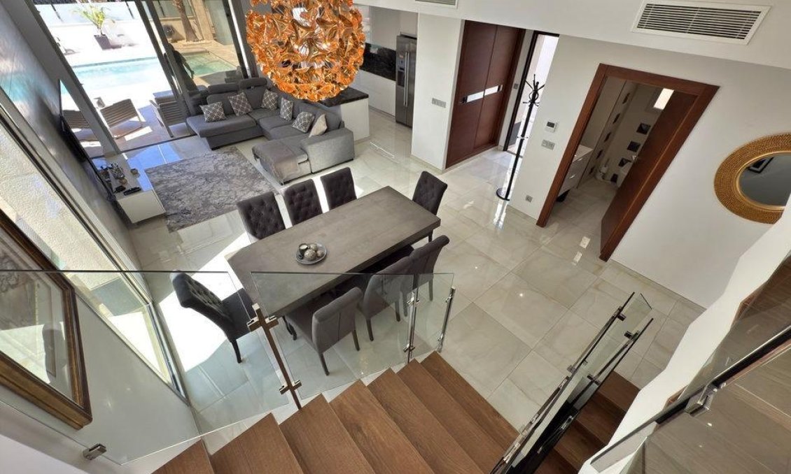 Wiederverkauf - Villa -
Orihuela Costa - Villamartín
