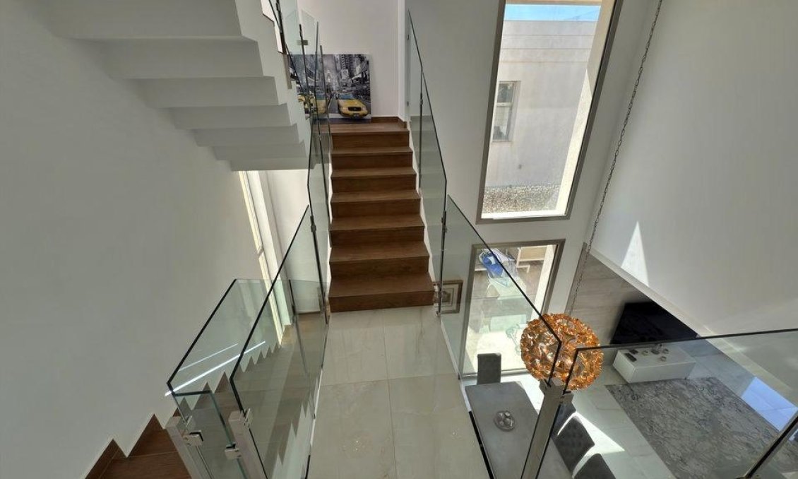Wiederverkauf - Villa -
Orihuela Costa - Villamartín