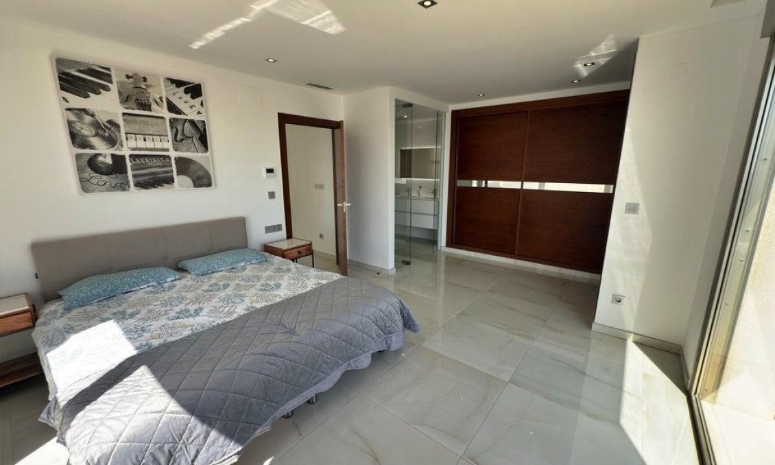 Wiederverkauf - Villa -
Orihuela Costa - Villamartín